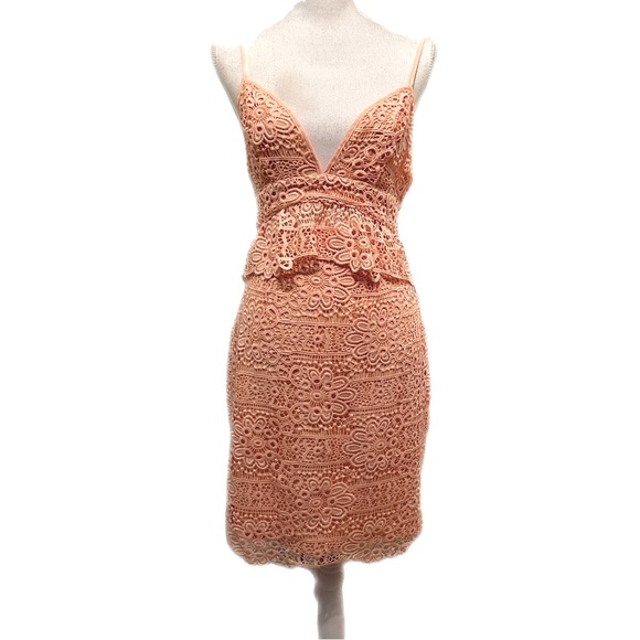NWT Guess Womens Solstice Lace Bodycon Dress in Tropical Peach Size 4 New!